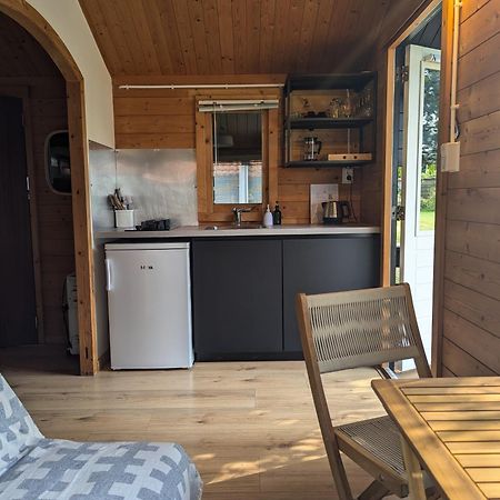 The Bee - Trekkershuts & Apartment Opperdoes ภายนอก รูปภาพ