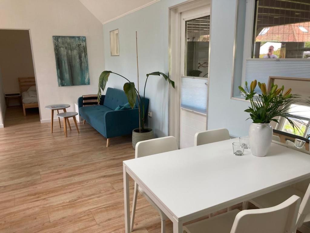 The Bee - Trekkershuts & Apartment Opperdoes ภายนอก รูปภาพ