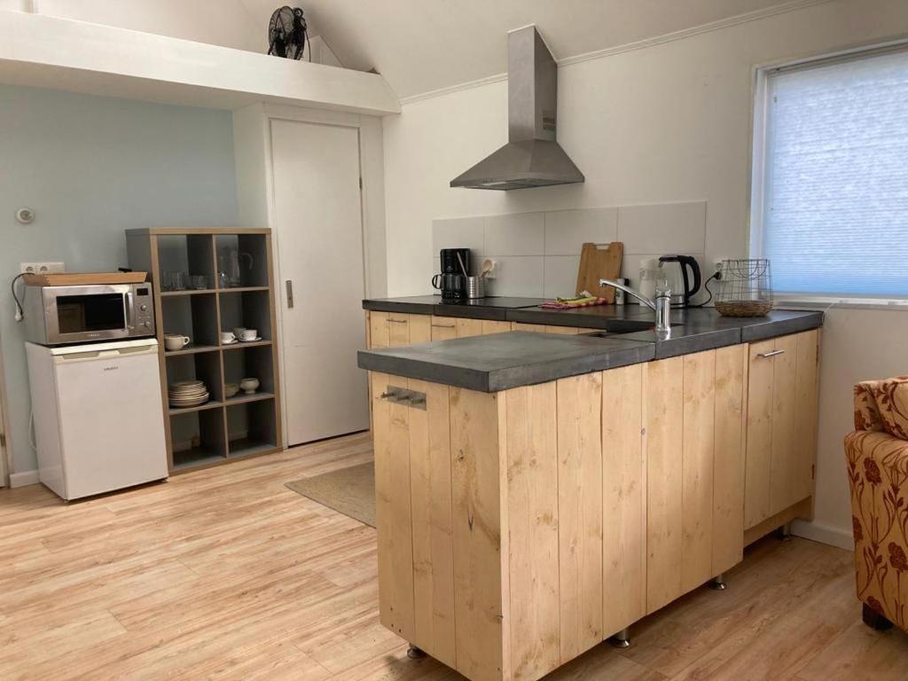 The Bee - Trekkershuts & Apartment Opperdoes ภายนอก รูปภาพ