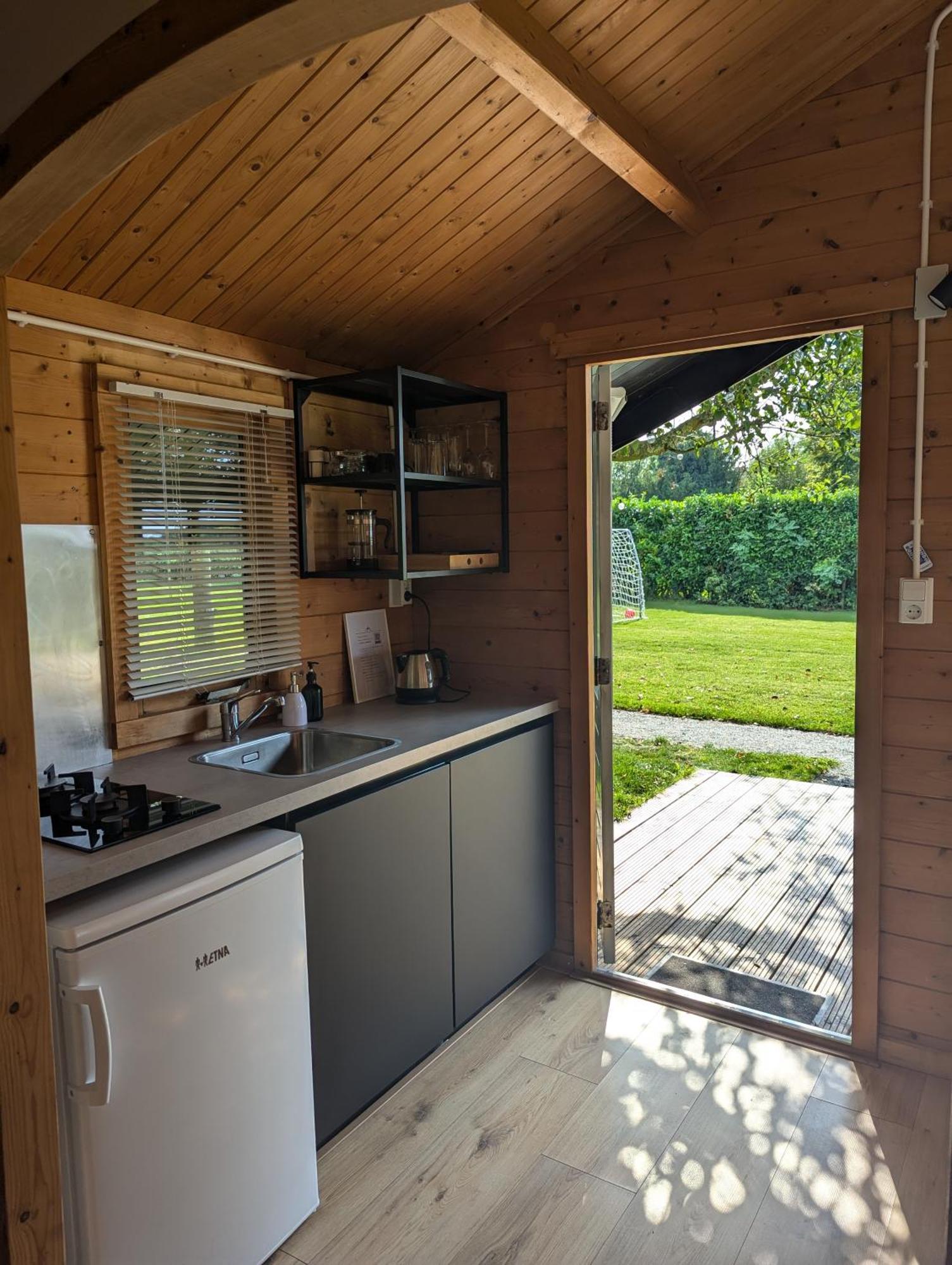 The Bee - Trekkershuts & Apartment Opperdoes ภายนอก รูปภาพ
