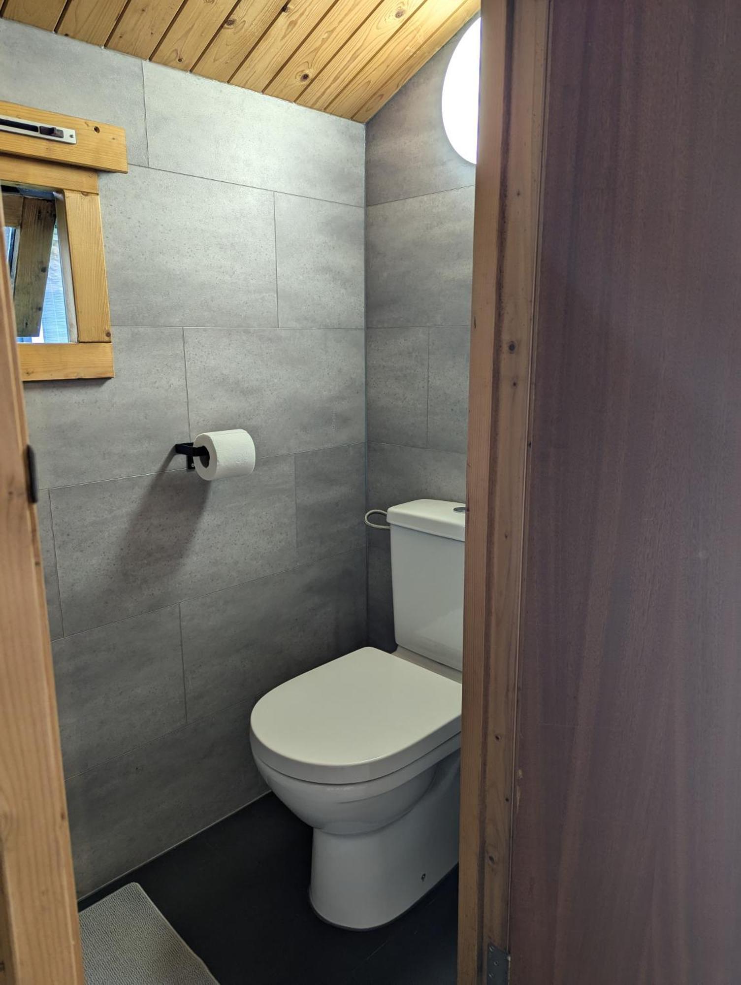 The Bee - Trekkershuts & Apartment Opperdoes ภายนอก รูปภาพ